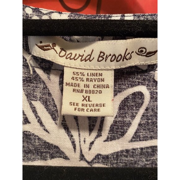David Brooks Women’s size XL Linen Blend Navy Flowered Sleeveless Top - Picture 5 of 7